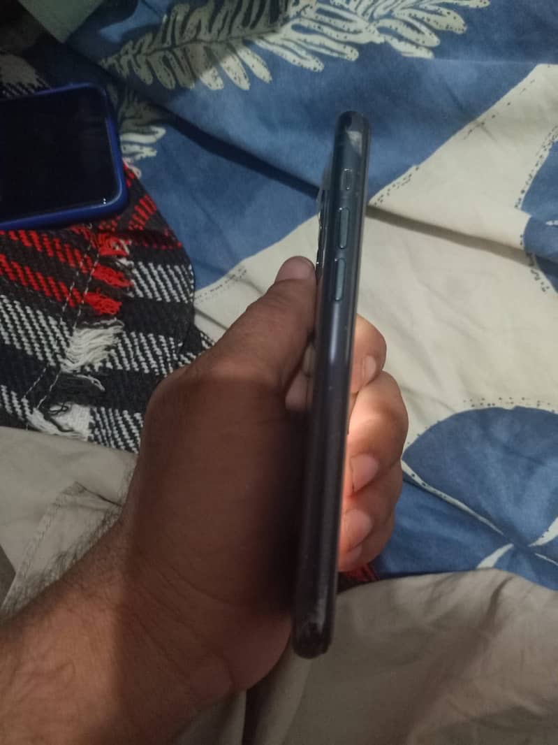 Apple iPhone 11 Pro 7