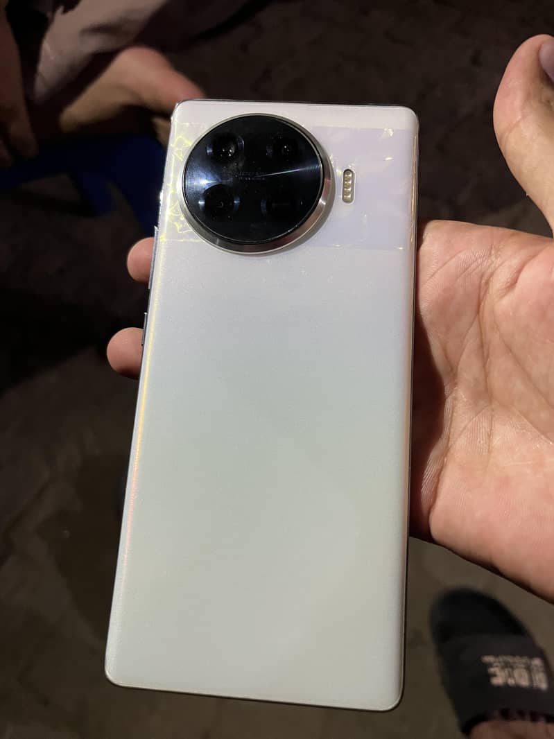 Tecno Spark 20 Pro Plus 2
