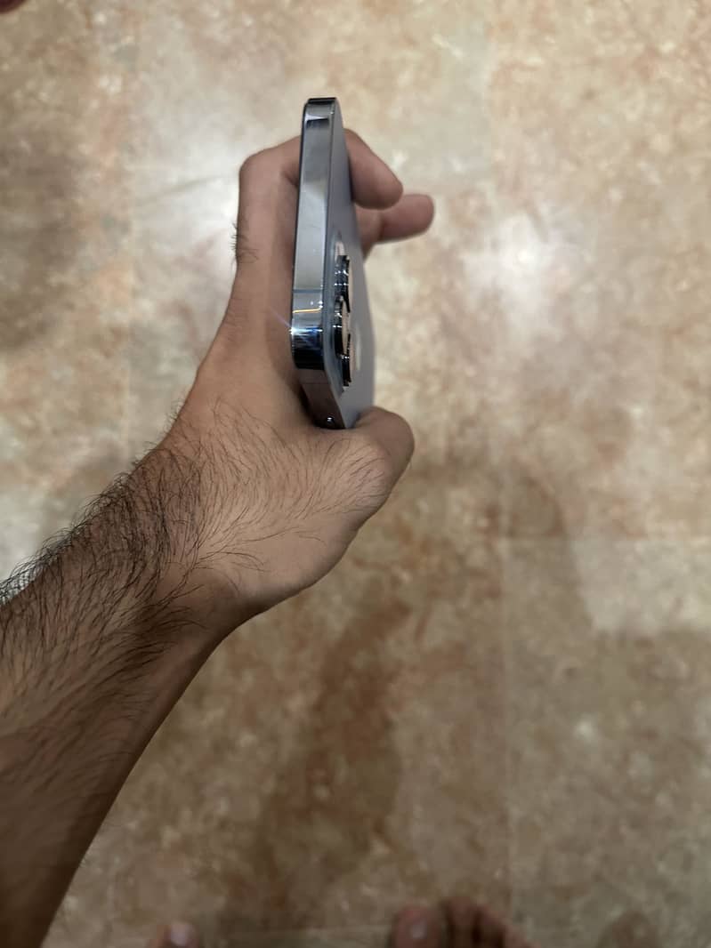 Apple iPhone 13 Pro Max 4