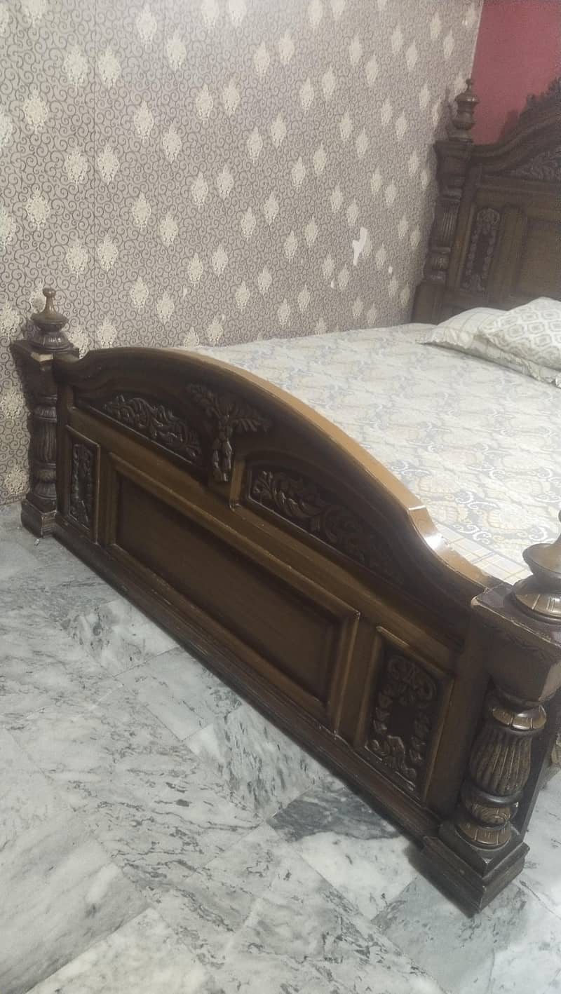 bed , side tables and dressing 1