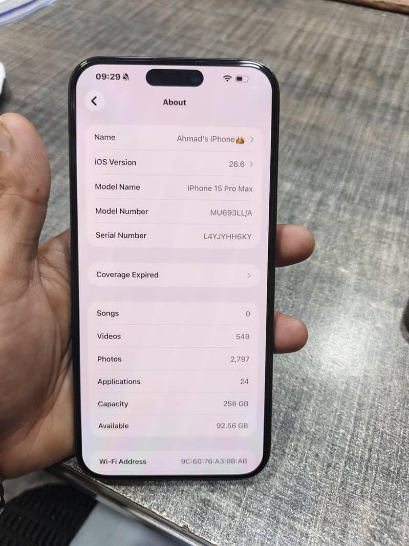 Apple iPhone 15 Pro Max 4