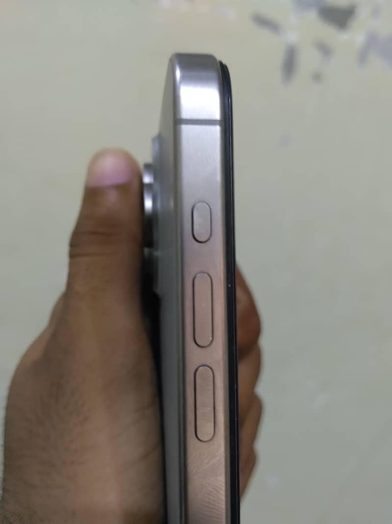 Apple iPhone 15 Pro Max 5