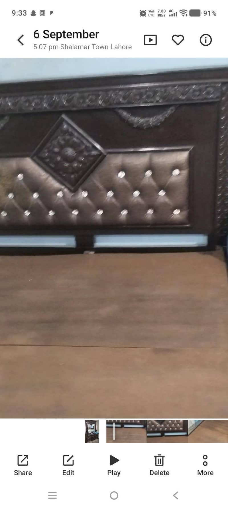 Bed with dressing 4
