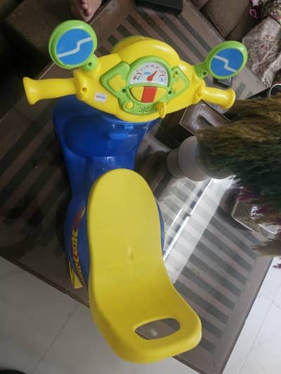 Brand New Kids Scooty / Ride-On Scooter – Box Packed & Unused