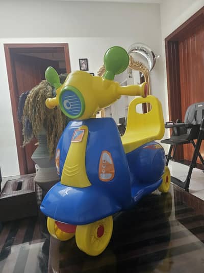 Brand New Kids Scooty / Ride-On Scooter – Box Packed & Unused