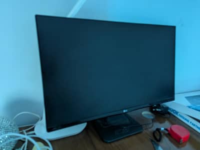 LG Borderless 23 Full HD LCD