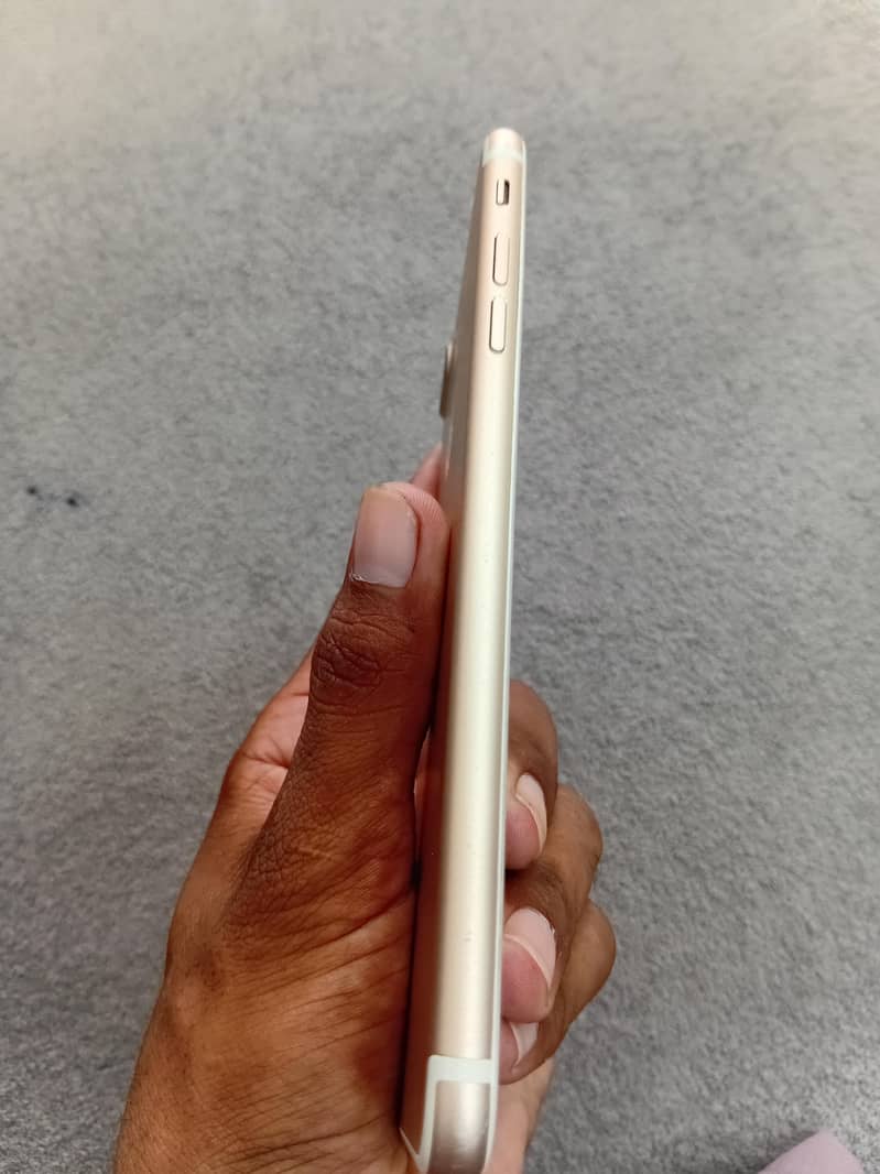 Apple iPhone 7 Plus 4