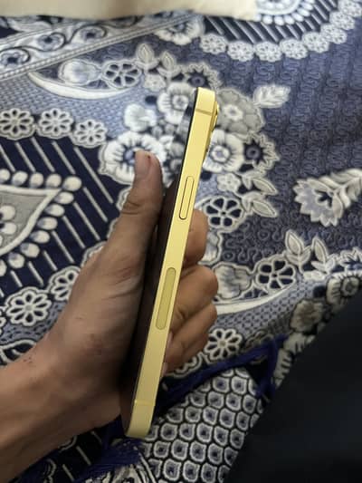 Apple iPhone 14