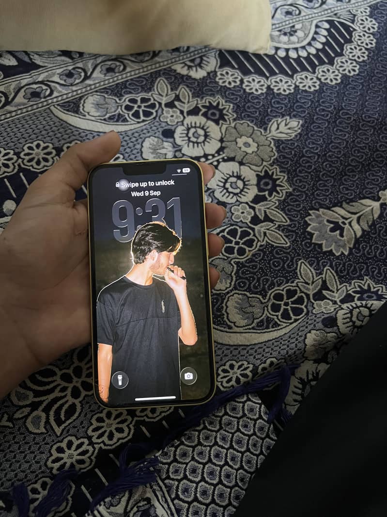 Apple iPhone 14 3