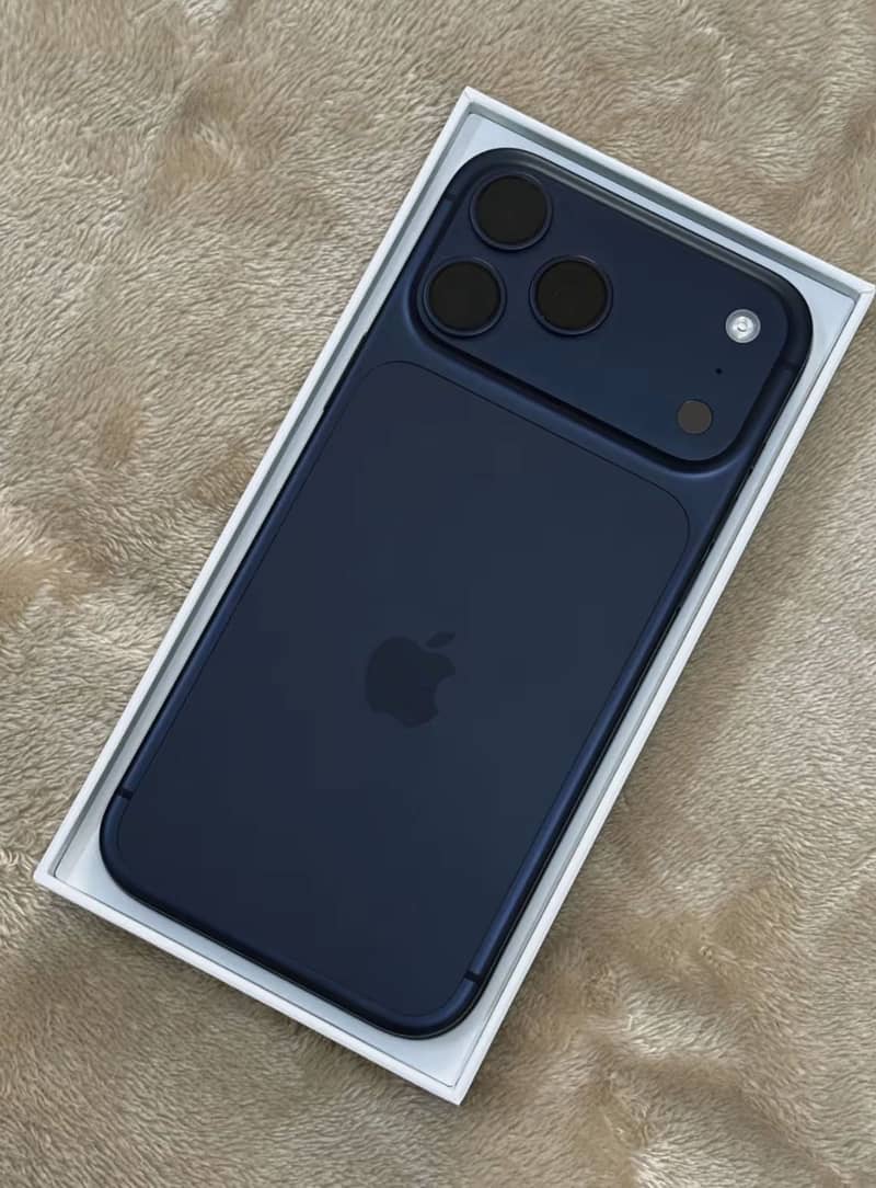 Apple iPhone 17 Pro Max 0