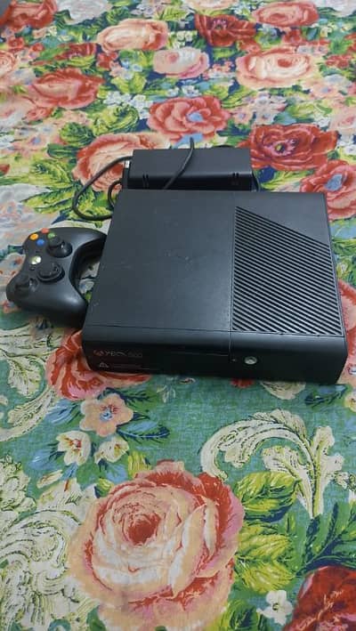 Xbox 360e ultra slim 320gb perfect use negotiable