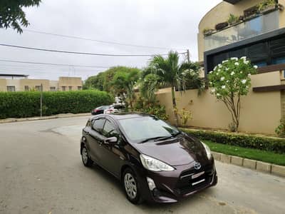 TOYOTA AQUA (G) HYBRID 1.5cc MODEL 2015 REG. 2019 (B2B) MAROON COLOR