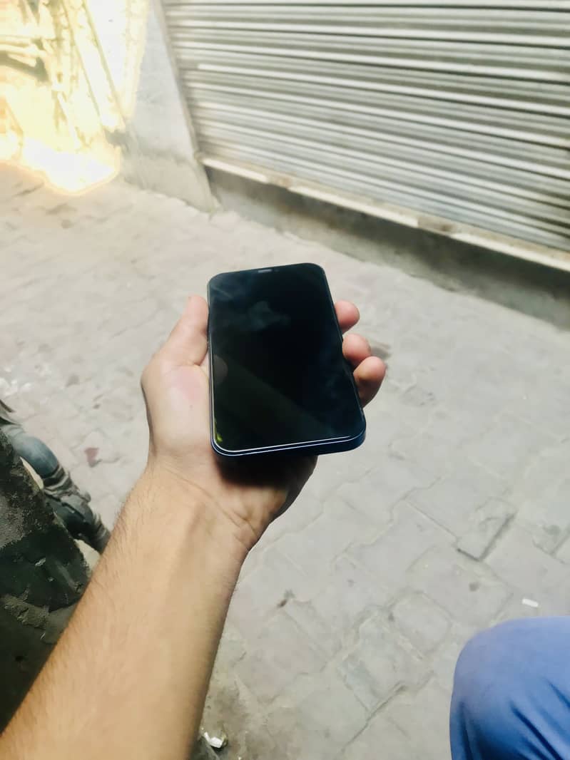 Apple iPhone 12 0