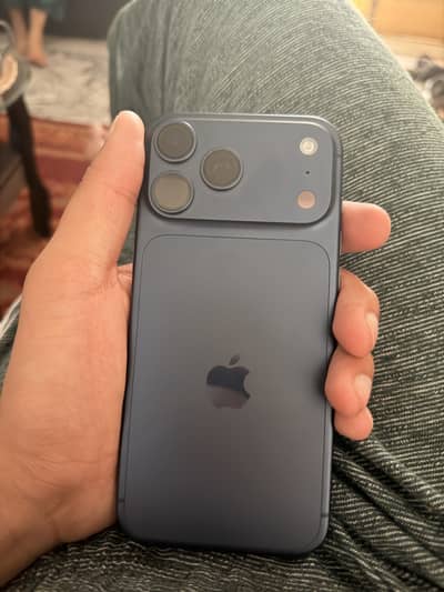 Apple iPhone 17 Pro 0 Cycle