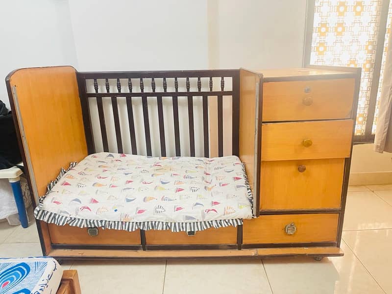 Baby cot 1