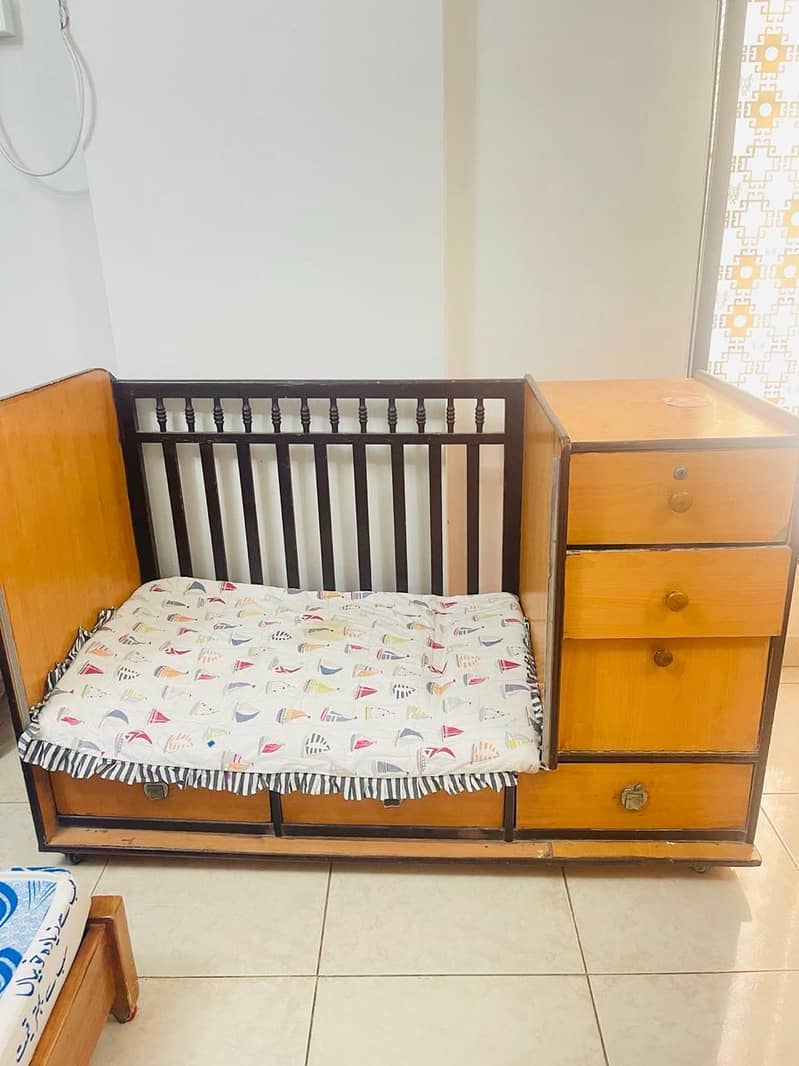 Baby cot 2