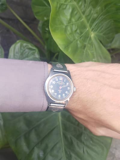 Vintage Watch – Elegant Design