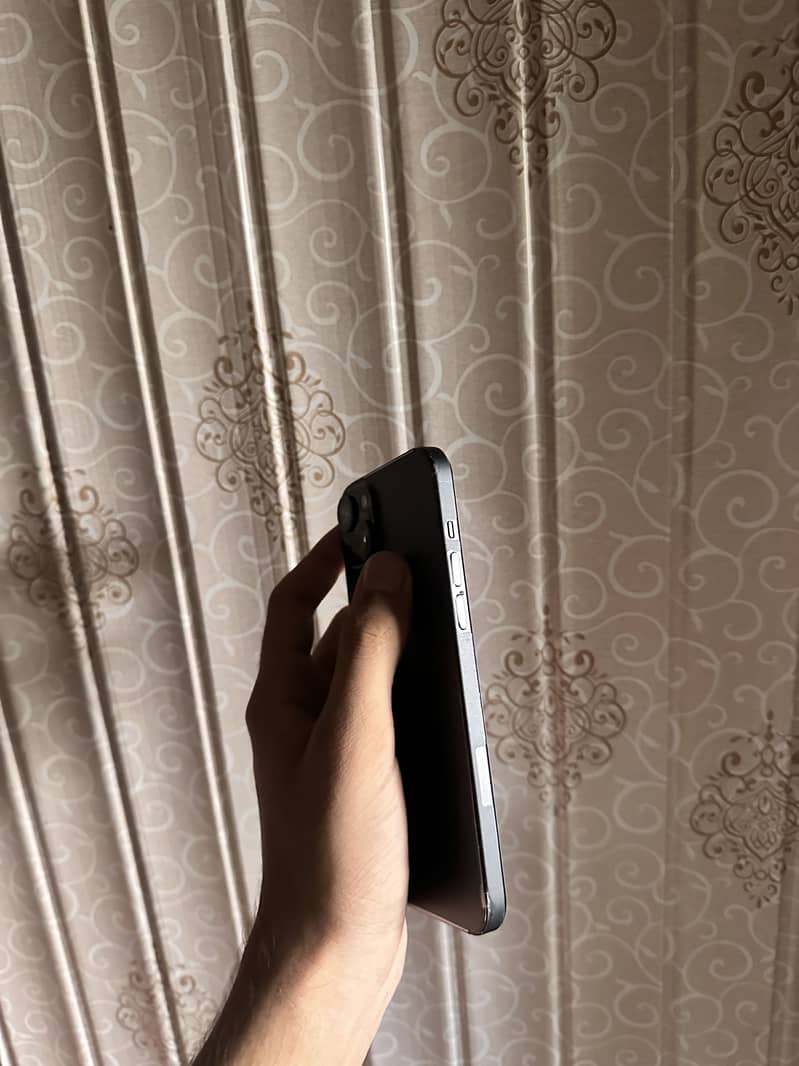 Apple iPhone 15 plus 0