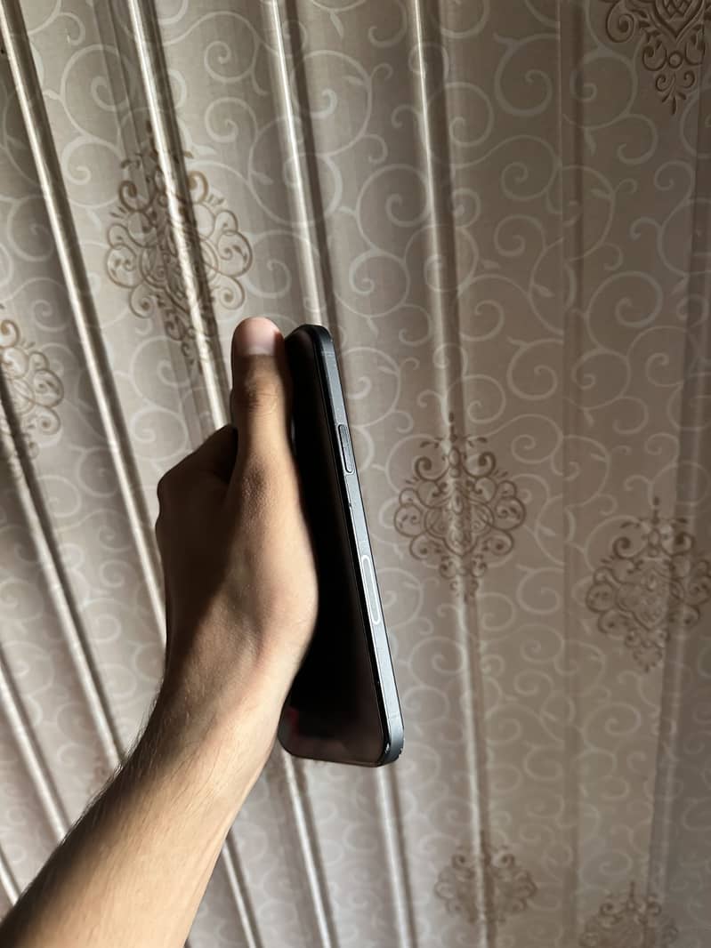 Apple iPhone 15 plus 3