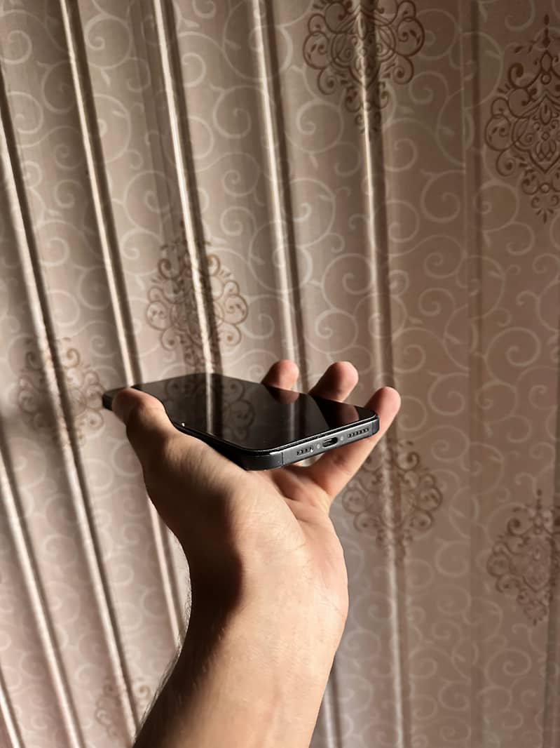Apple iPhone 15 plus 4