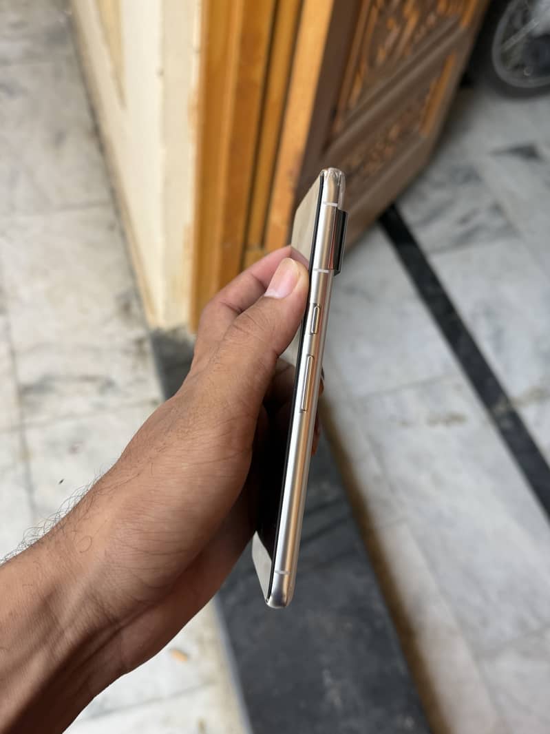 Google Pixel 8 Pro 4