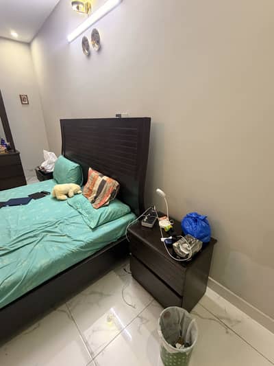 Bed set with dressing table Very good condition