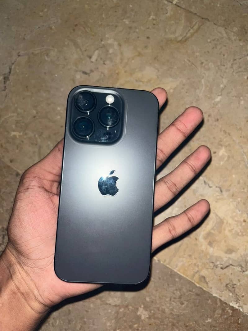 Apple iPhone 15 Pro 2