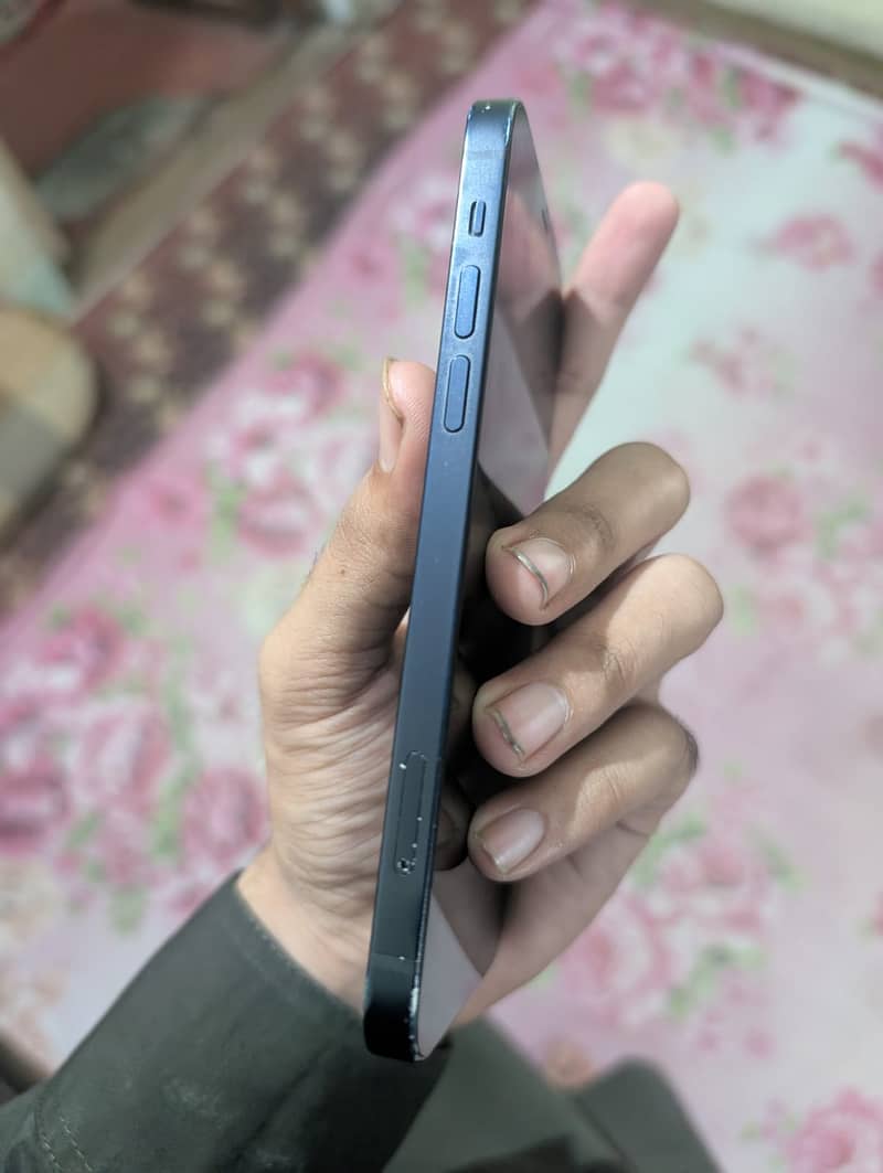 Apple iPhone 12 2