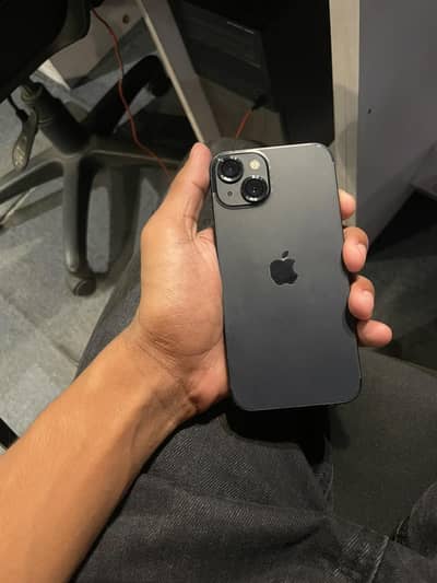 Apple iPhone 13