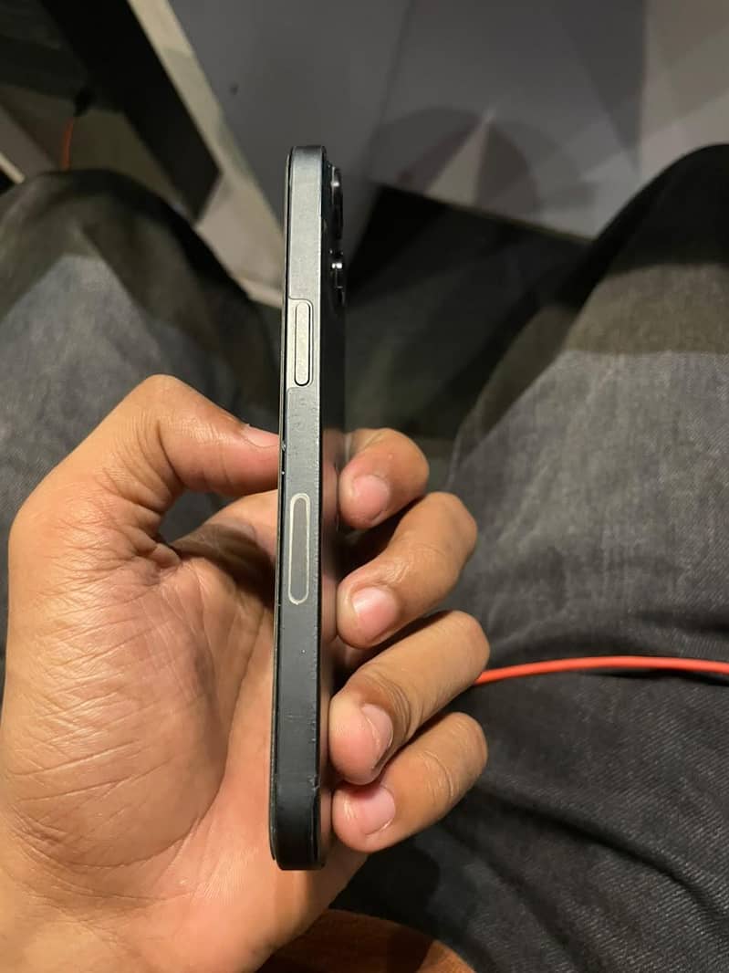 Apple iPhone 13 5