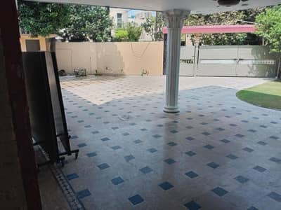 1 Kanal House -Silent Office