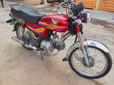 bilkol saf condition Hy engine sy koi awaz nhi athi sab Kuch genuine