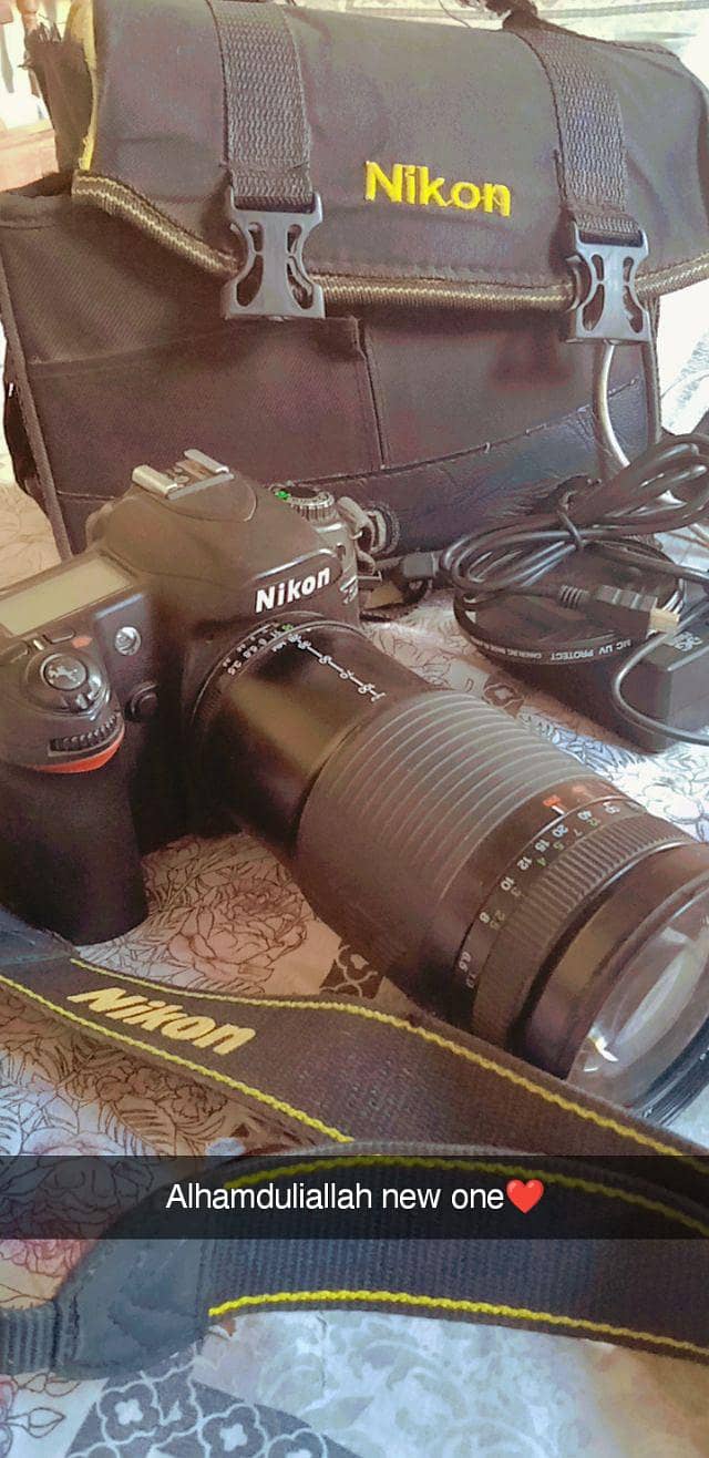 DSLR camera 0