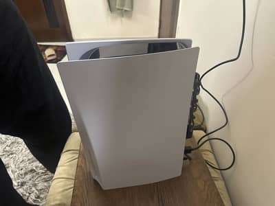 PS 5 JAILBREAK SLIGHTLY USED WITH 2 CONTROLLERS