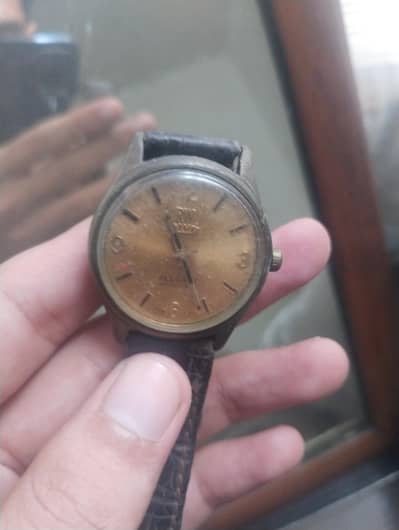 Vintage Watch – Elegant Design