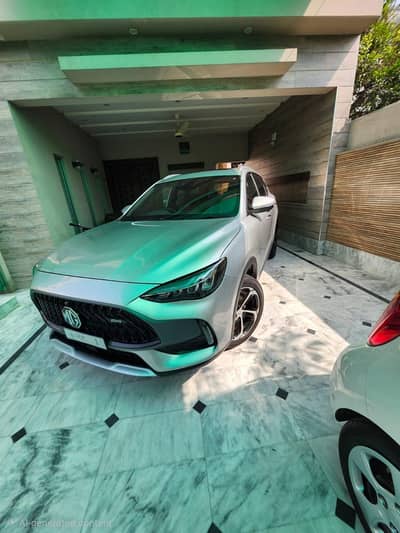 MG HS TROPHY FACE LIFT 2025