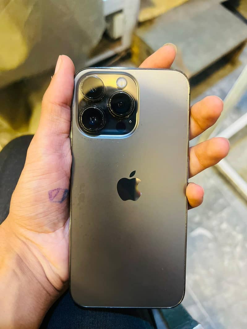 Apple iPhone 13 Pro 3