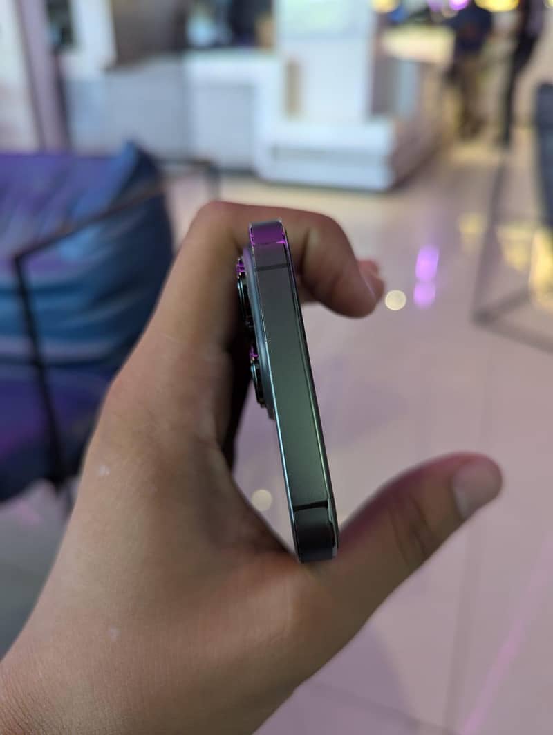 Apple iPhone 13 Pro 6