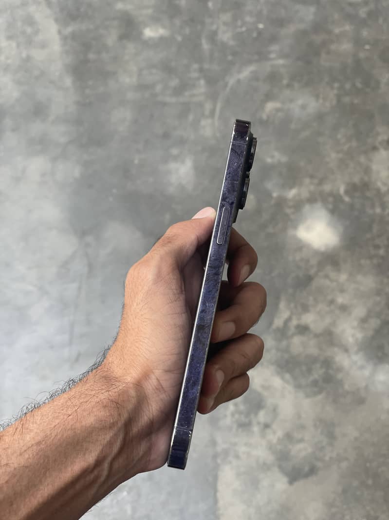 Apple iPhone 14 Pro Max 1