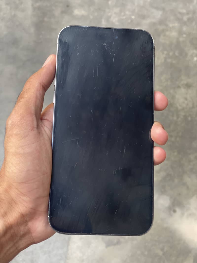 Apple iPhone 14 Pro Max 4
