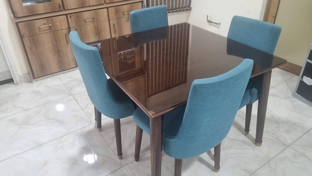 Dining table with chairs 4