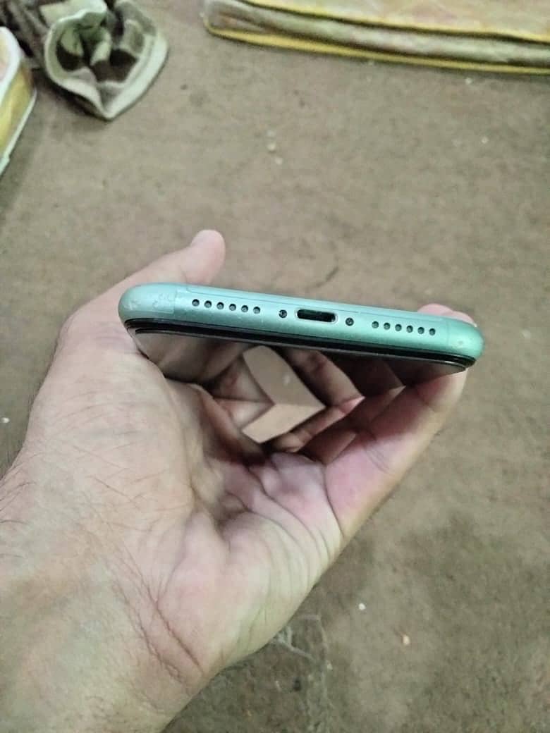 Apple iPhone 11 5