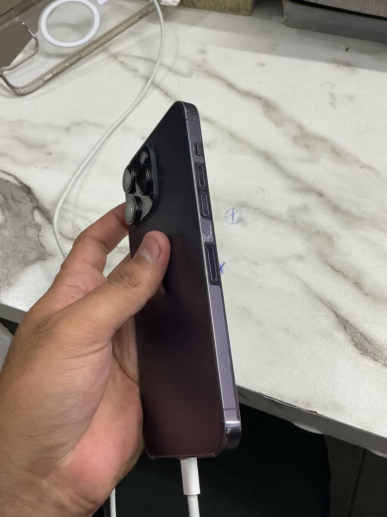 Apple iPhone 14 Pro Max 4