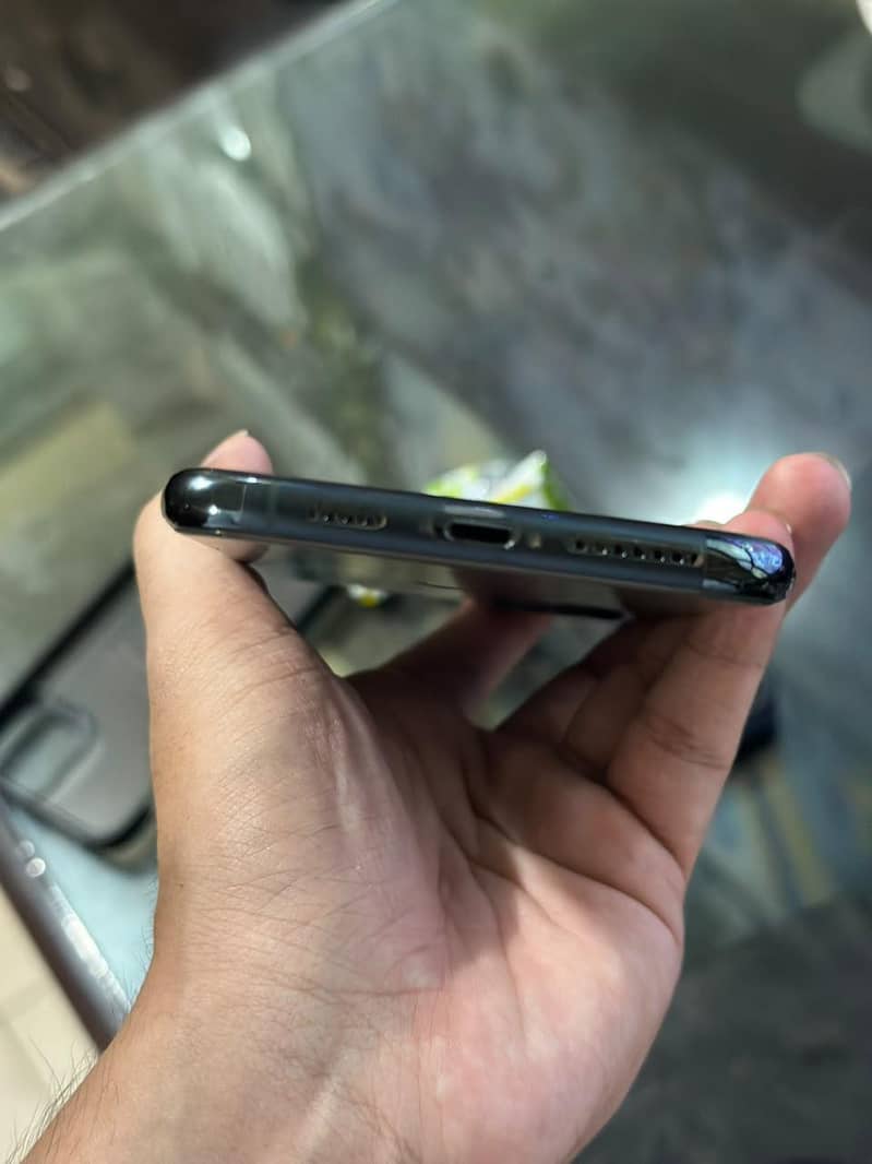 Apple iPhone 11 Pro Max 3