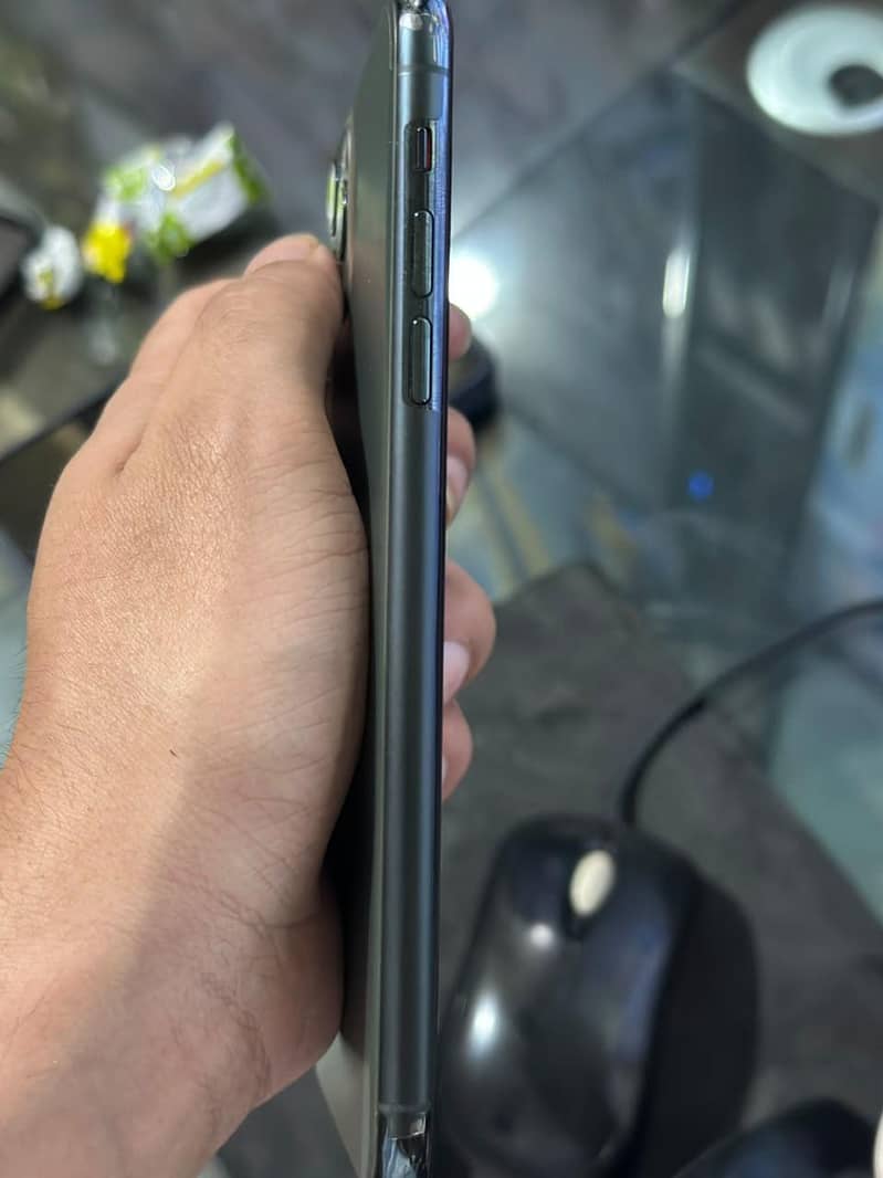 Apple iPhone 11 Pro Max 5