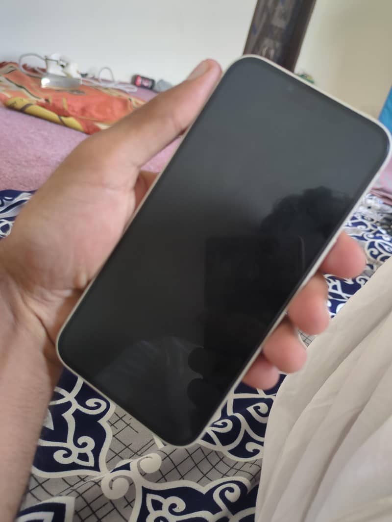Apple iPhone 13 1