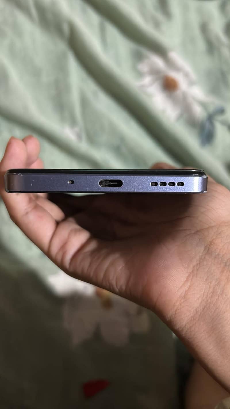Realme C75x 4
