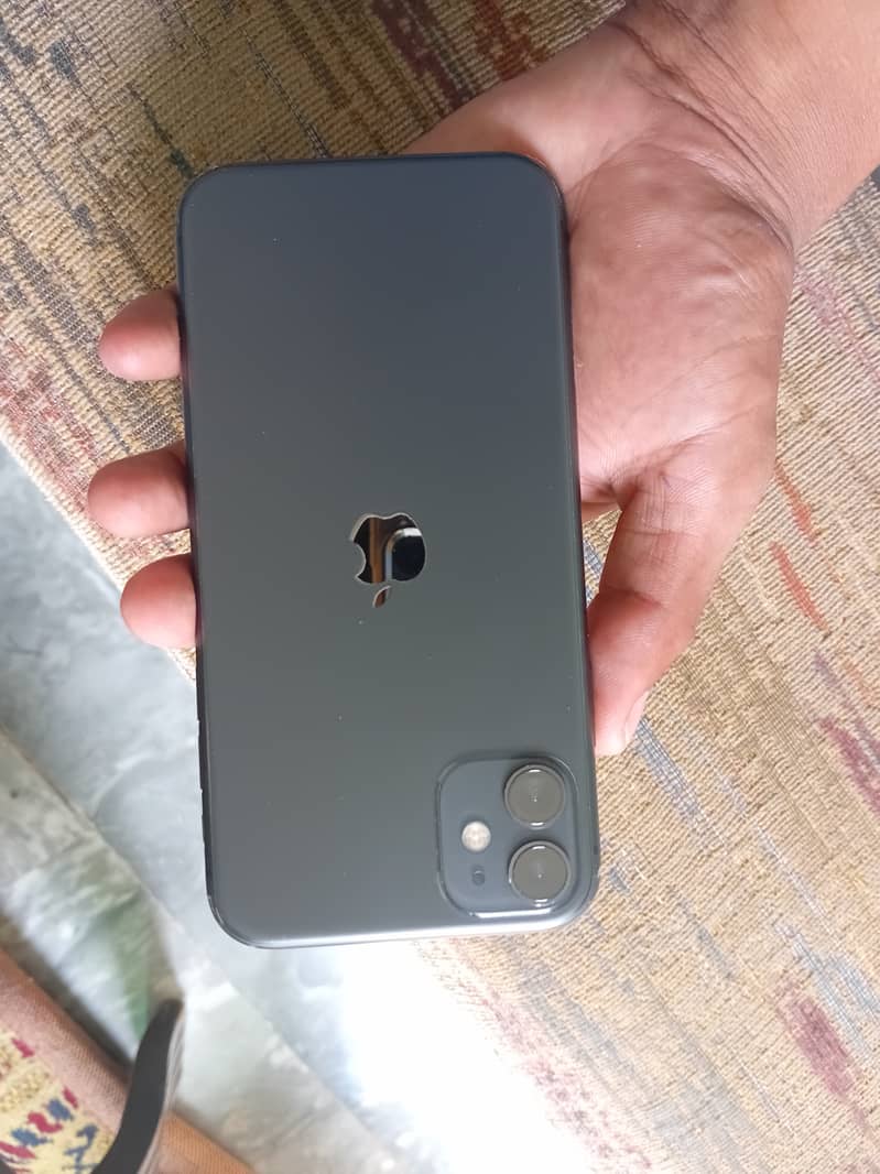 Apple iPhone 11 4