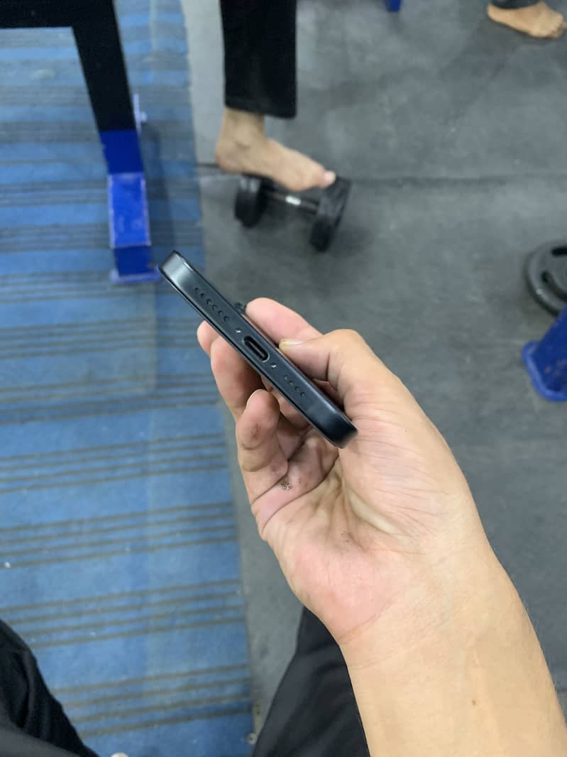 Apple iPhone 15 plus 4