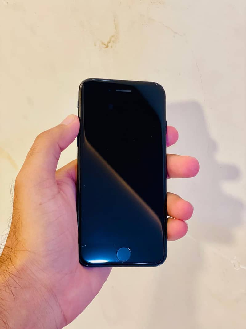 Apple iPhone SE 0